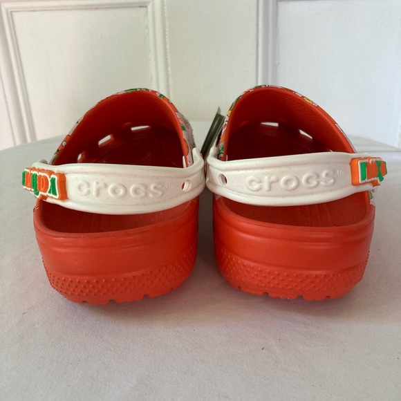 NWT Crocs Disney Vault Florida oranges bird size 7 women, 5 men - Picture 4 of 7
